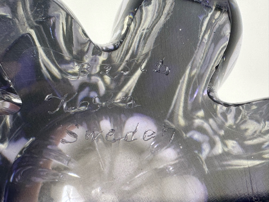 Stunning Kosta Boda Signed Art Glass Vase 9'H [Photo 7]