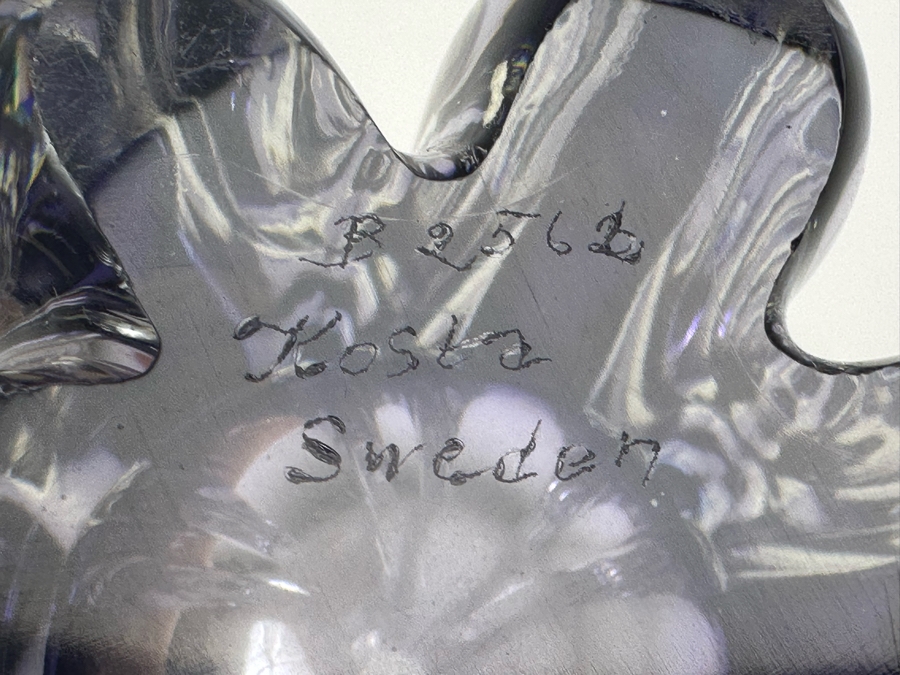 Stunning Kosta Boda Signed Art Glass Vase 9'H [Photo 8]