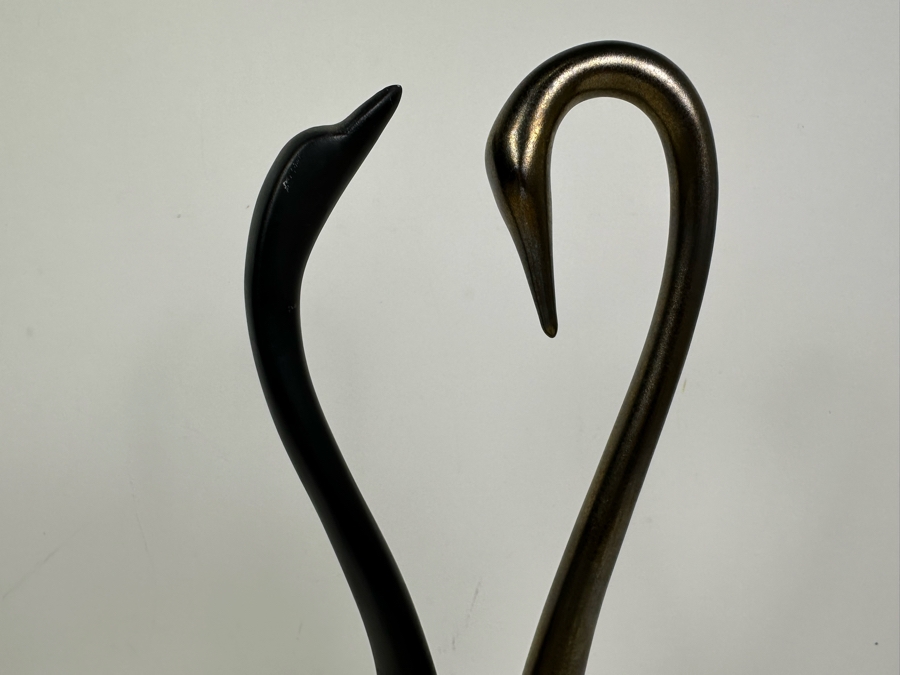 Pair Of Vintage Bird Figurines 14.5'H [Photo 2]