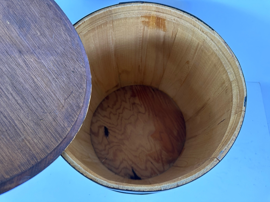 Vintage Round Wooden Barrel With Lid 13'R X 16'H [Photo 4]