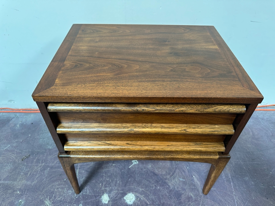 Mid-Century Modern Lane Furniture End Table With Single Drawer 22'W X 17'D X 22'H [Photo 2]