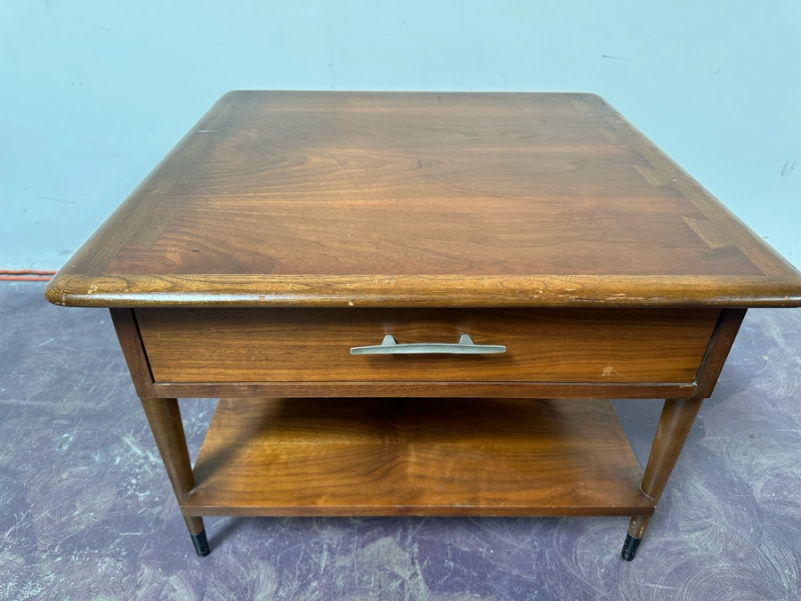 Mid-Century Modern Lane Furniture End Table 28'W X 27.5'D X 20'H [Photo 2]