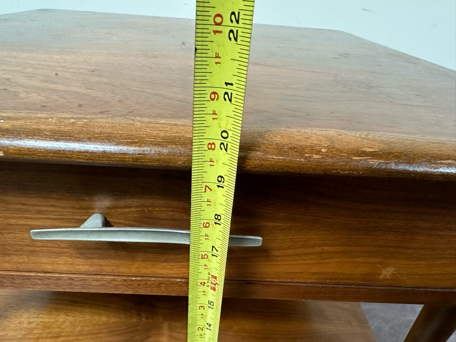 Mid-Century Modern Lane Furniture End Table 28'W X 27.5'D X 20'H [Photo 11]