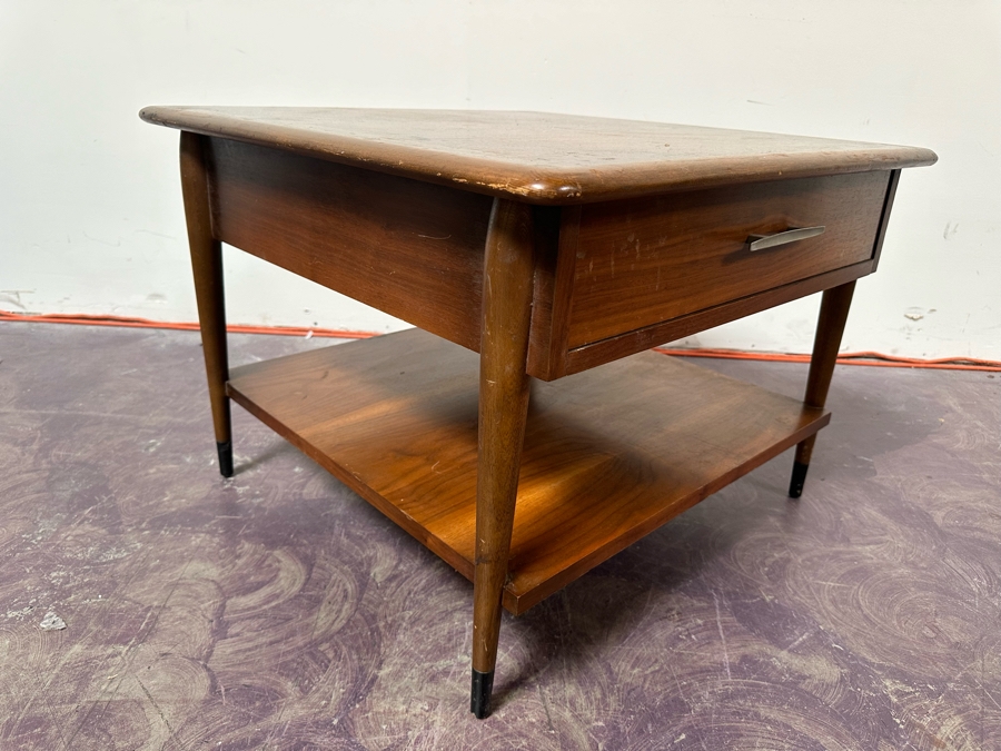 Mid-Century Modern Lane Furniture End Table 28'W X 27.5'D X 20'H [Photo 7]