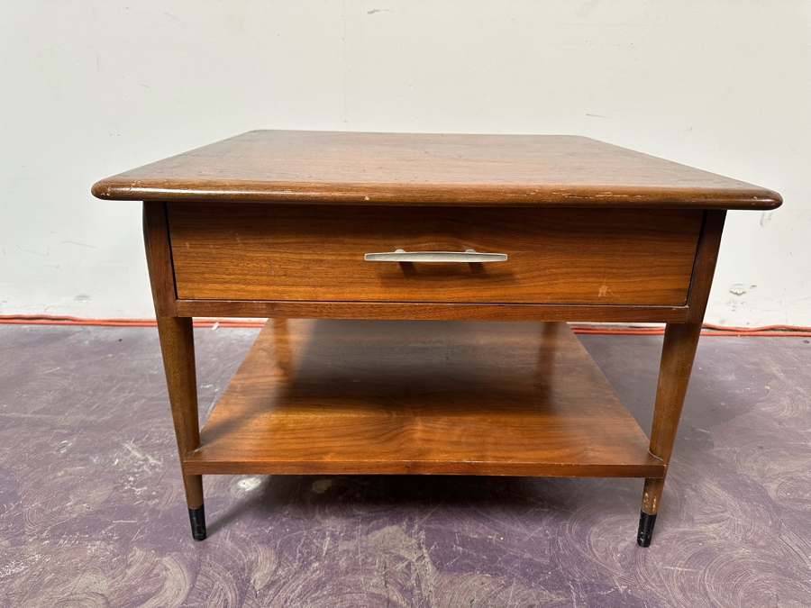 Mid-Century Modern Lane Furniture End Table 28'W X 27.5'D X 20'H [Photo 4]