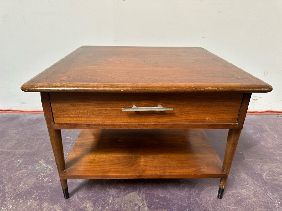 Mid-Century Modern Lane Furniture End Table 28'W X 27.5'D X 20'H [Photo 3]