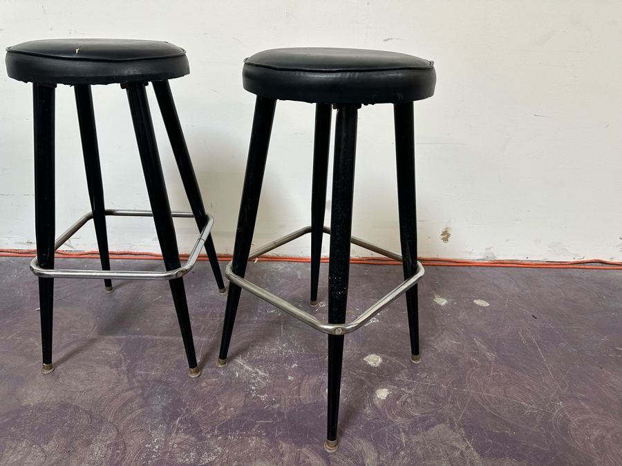 Pair Of Mid-Century Metal Barstools 29'H [Photo 4]