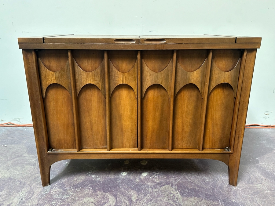 Vintage Mid-Century Modern Kent Coffey Perspecta Walnut Bar Cart Server Buffet (Both Back Legs Have Hairline Cracks - See Photos) 39.25'W X 18.5'D X 29'H [Photo 4]