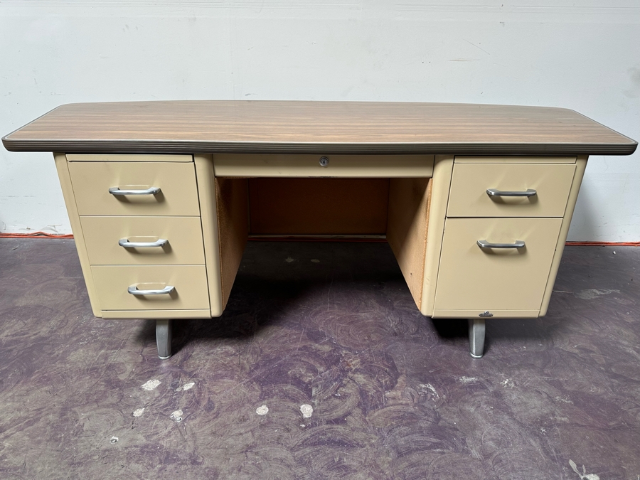 Rare Original 1960s Mid-Century Modern 'Fan Top' Curved Back Tanker Desk By All-Steel Equipment Inc In Great Condition 83'W X 39'D X 29.5'H [Photo 4]