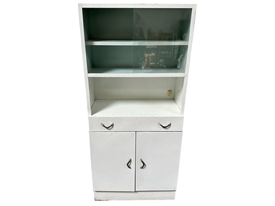 White metal cabinet vintage online