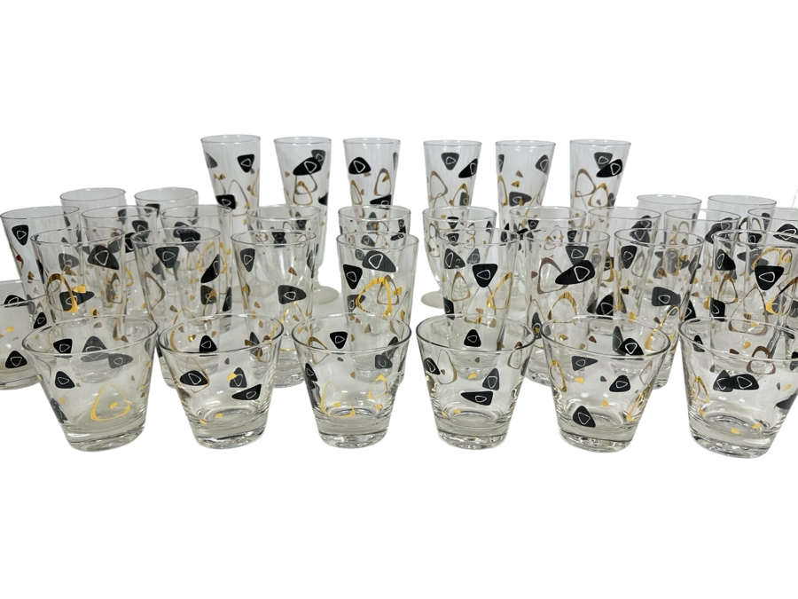 Large Set Of Mid-Century Atomic Federal Glass Glassware Barware Glasses 36 Pieces [Photo 1]