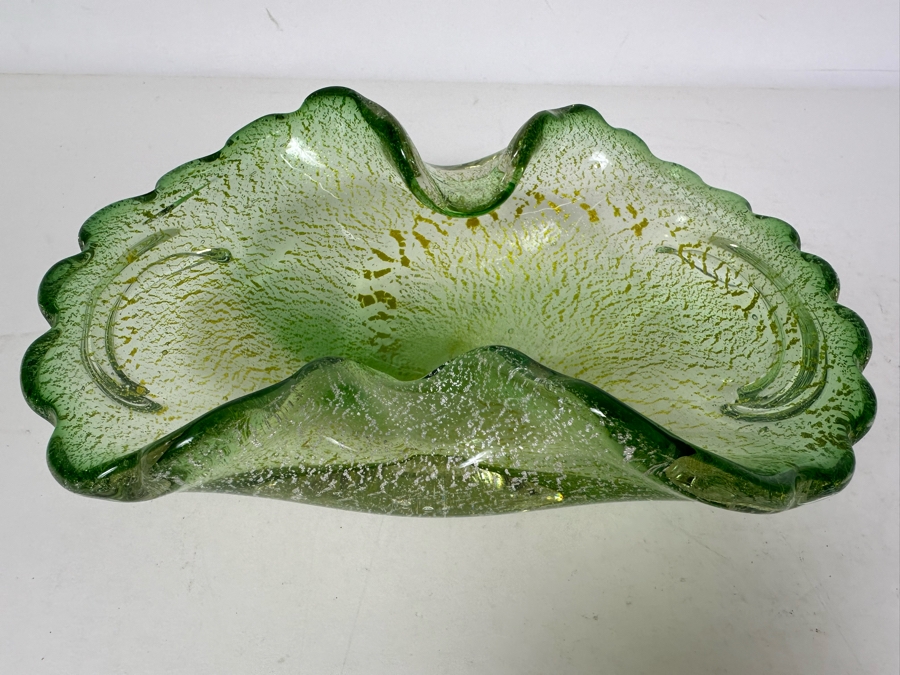 Vintage Italian Murano Glass Green With Gold Centerpiece Bowl 8'W X 5.5'D [Photo 3]