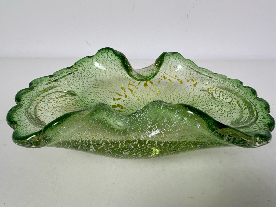 Vintage Italian Murano Glass Green With Gold Centerpiece Bowl 8'W X 5.5'D [Photo 2]