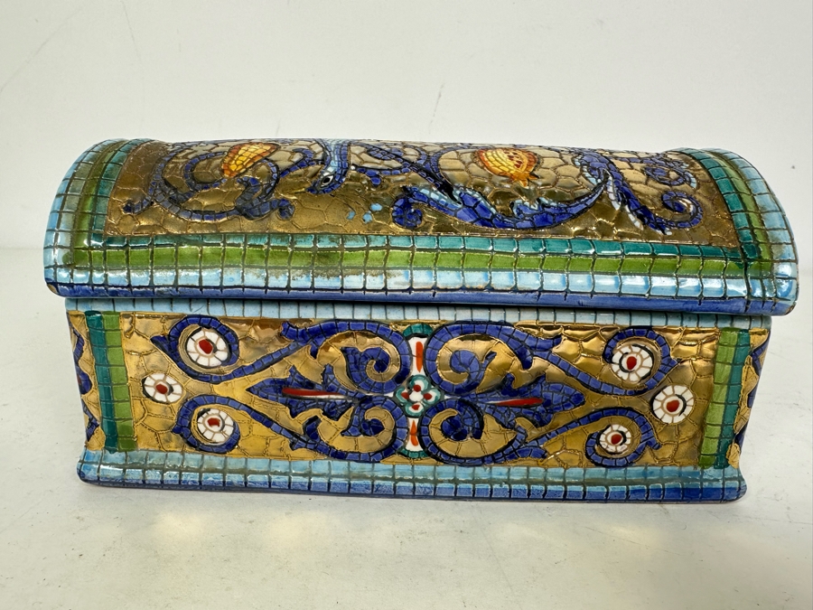 Vintage Deruta Italy Lidded Box 7'W X 3.5'D X 4'H [Photo 8]