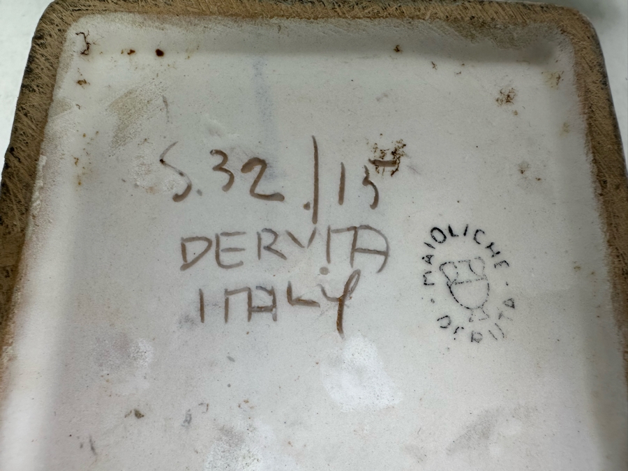 Vintage Deruta Italy Lidded Box 7'W X 3.5'D X 4'H [Photo 16]