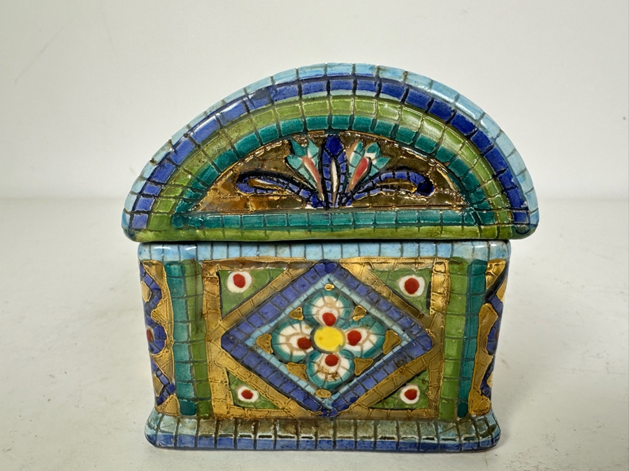 Vintage Deruta Italy Lidded Box 7'W X 3.5'D X 4'H [Photo 11]