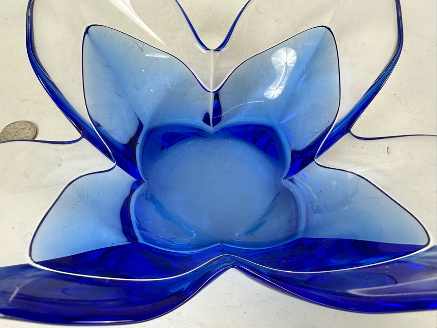 Signed Orrefors Lars Hellsten Lotus Blue Glass 4 Petal Bowl [Photo 3]