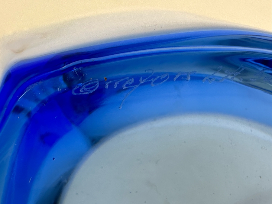 Signed Orrefors Lars Hellsten Lotus Blue Glass 4 Petal Bowl [Photo 4]