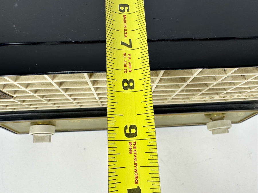 Vintage 1950s Zenith AM/FM Table Vacuum Tube Radio Model No. S-41786 13'W x 8' D x 7.5'H [Photo 9]