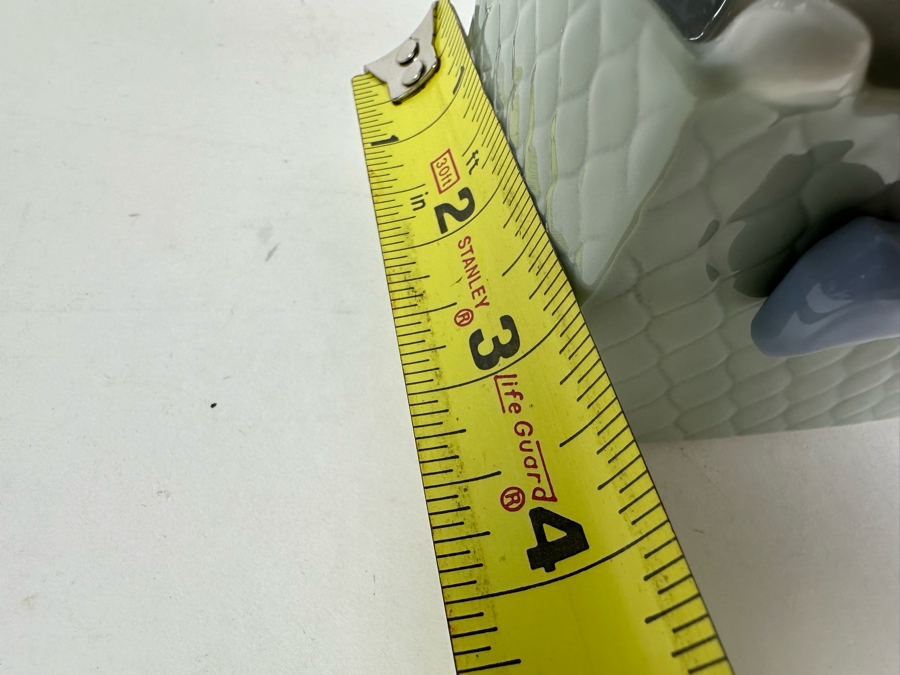 Vintage NOA by Lladro 'Purr-fect Gift' Kittens in Box #1080 4'W x 3'D x 4'H [Photo 7]