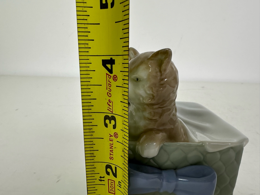 Vintage NOA by Lladro 'Purr-fect Gift' Kittens in Box #1080 4'W x 3'D x 4'H [Photo 8]
