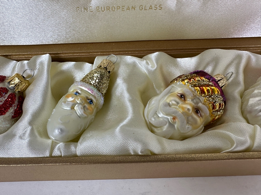 Black Forest Collection Glass Santa Claus Ornaments [Photo 3]