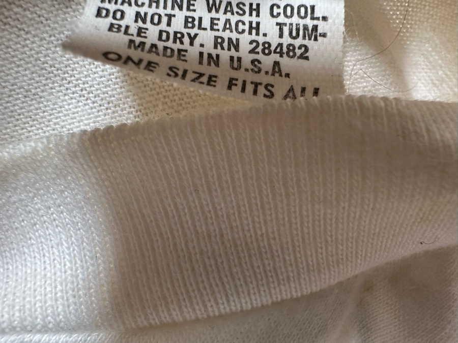 Vintage Bon Jovi Slippery When Wet Rock T-Shirt Women's One Size Fits All [Photo 5]