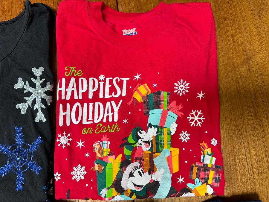 Six Vintage Disney Christmas T-Shirts Size M,S [Photo 8]