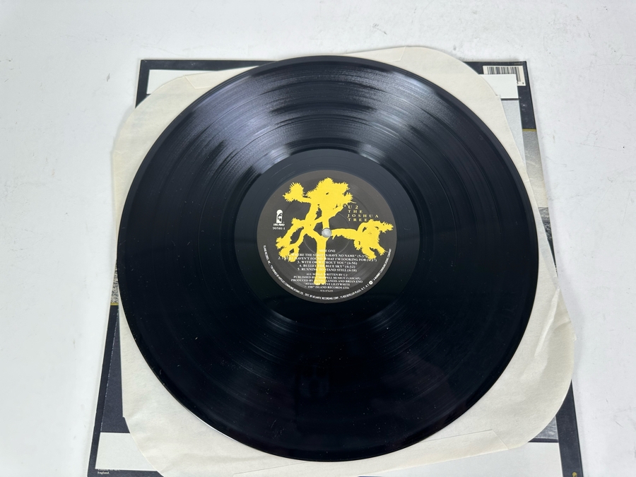 U2 The Joshua Tree Vinyl Record [Photo 6]