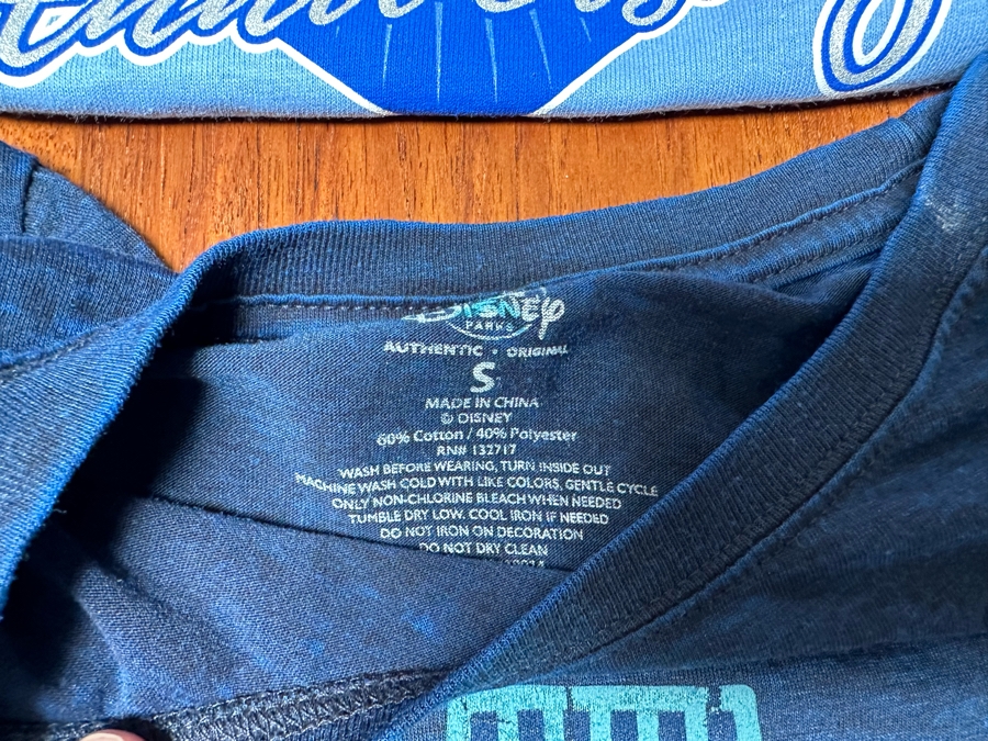 Five Vintage T-Shirts And Mickey Mouse Disney Ears Size S,M,L [Photo 5]