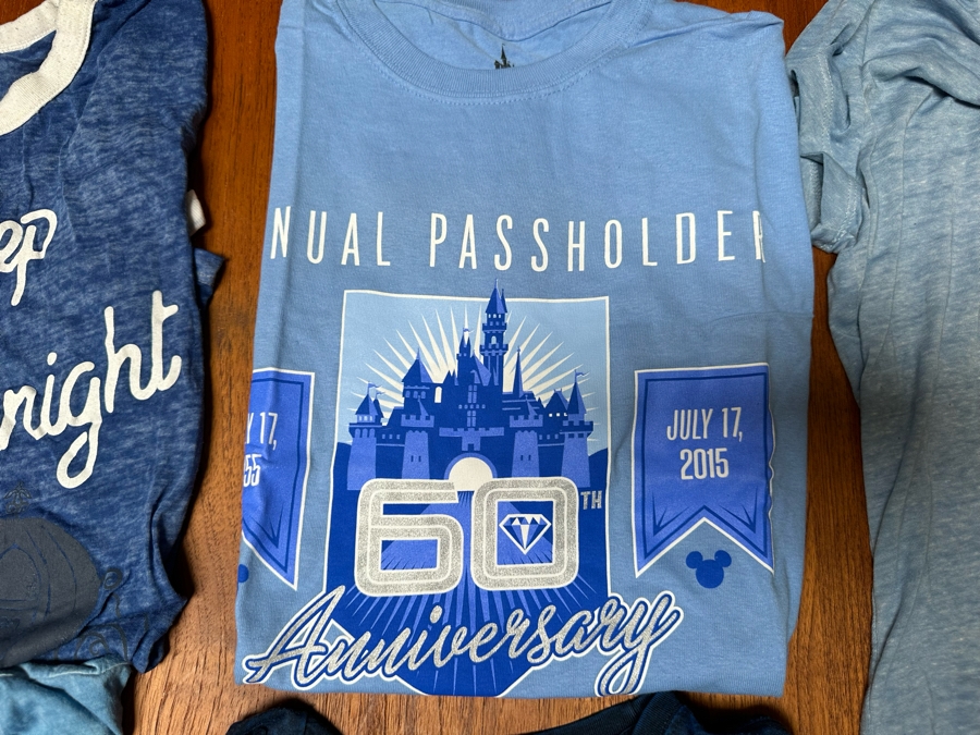 Five Vintage T-Shirts And Mickey Mouse Disney Ears Size S,M,L [Photo 9]