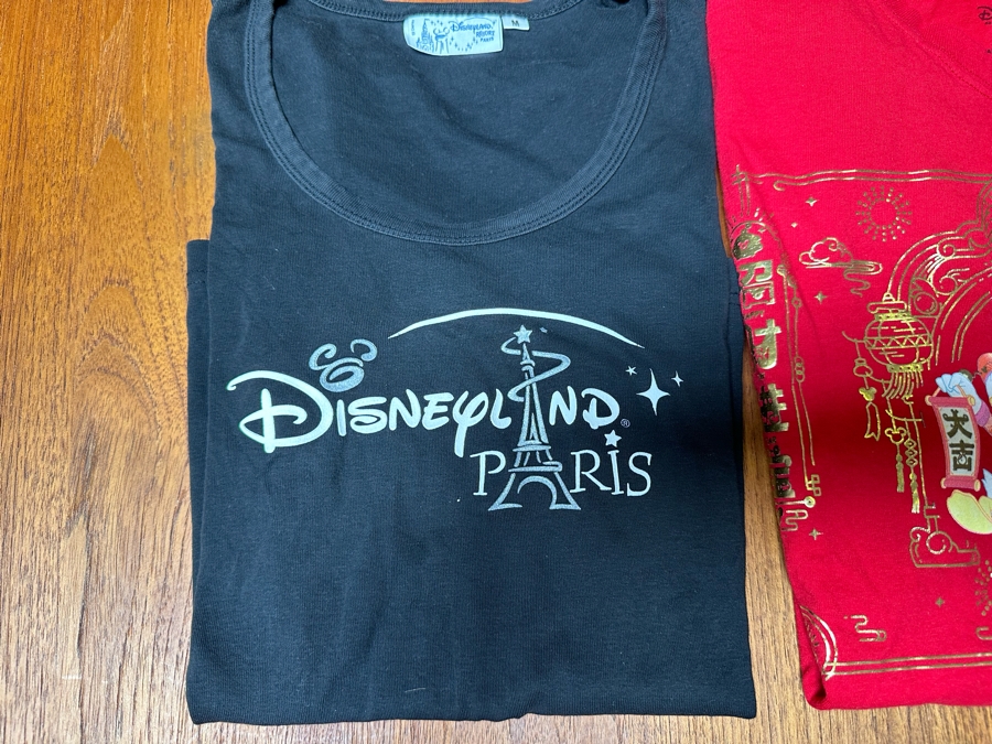 Pair Of Disneyland T-Shirts Size M [Photo 3]