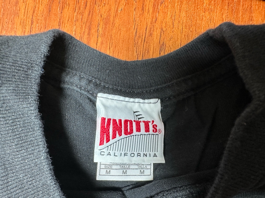 Five Vintage Knott's Berry Farm Halloween Haunt T-Shirts / Sweatshirts Size M,L,XL [Photo 7]