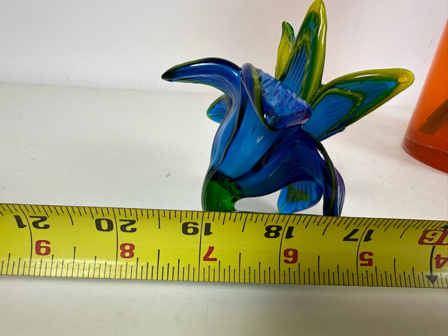 Art Glass Vase (8'H) with 5 Glass Flowers (19'H) [Photo 11]