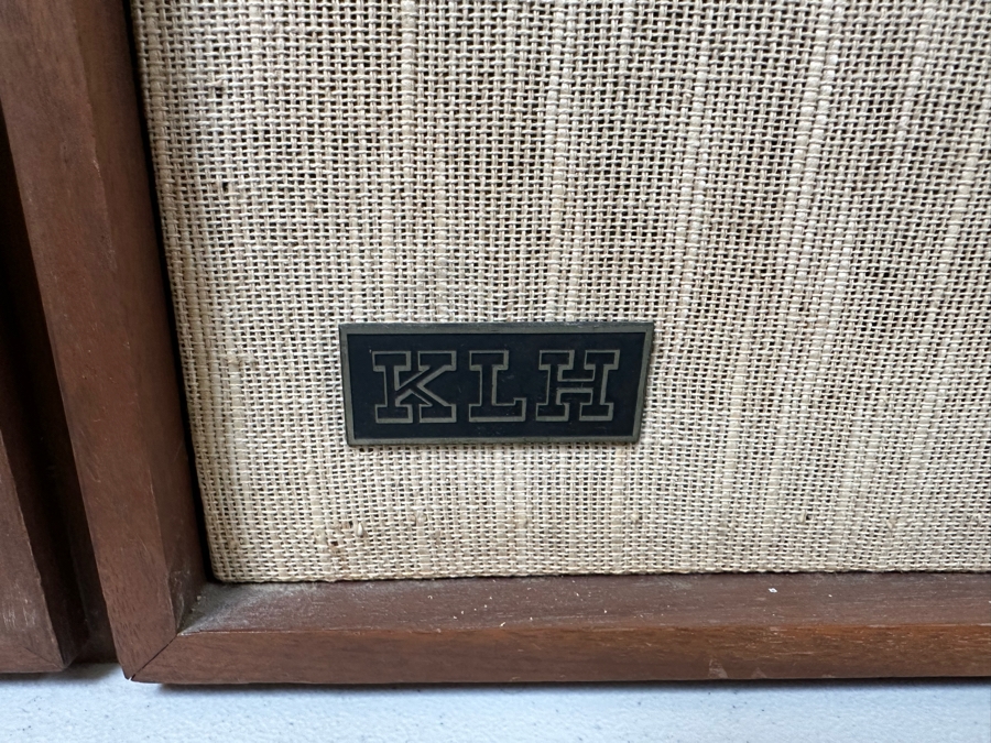 Pair Of Vintage KLH Model Seventeen Loudspeakers - Tested 23'H [Photo 2]