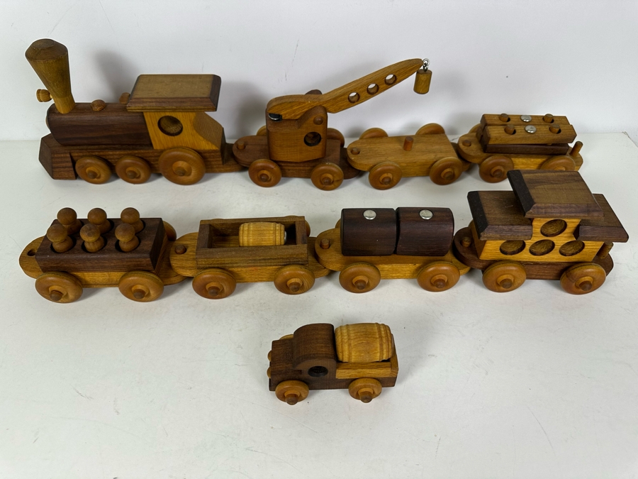 Wooden Train Set By N. W. Alpine Washington State [Photo 4]