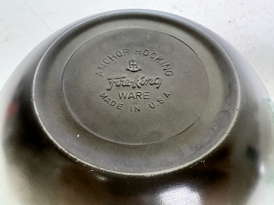 Pair Of Fire-King Bowls 6'W & 7'W [Photo 4]