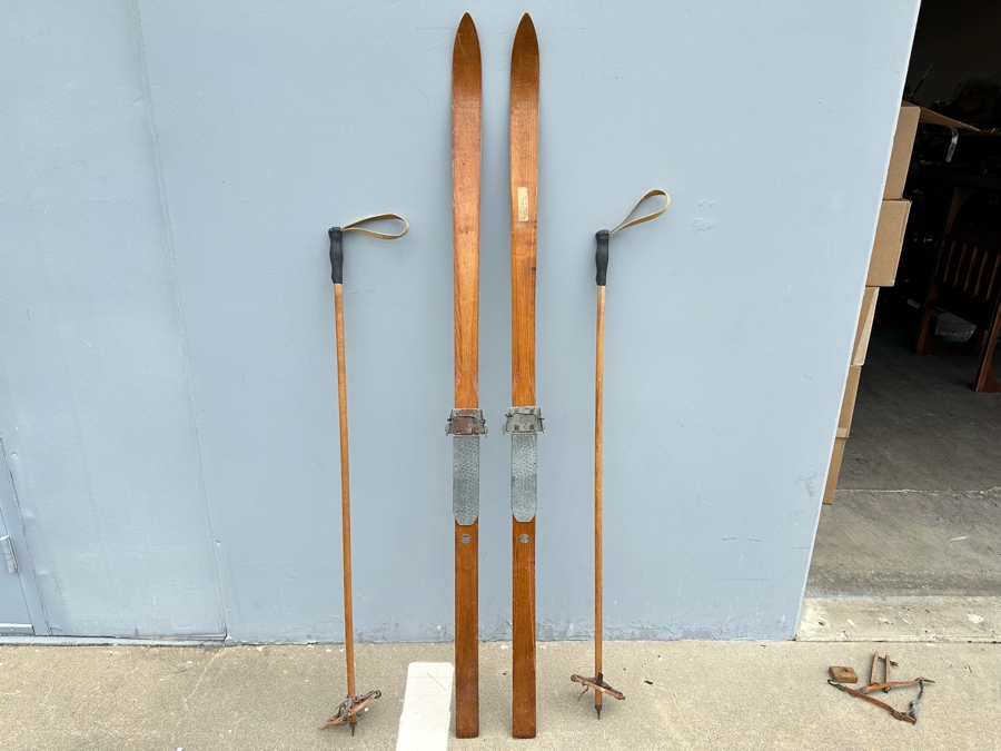 Pair Of Vintage Swedish Wooden Skis By Akadia Dansk-Svensk Staalakts 72'L And Pair Of Wooden Ski Poles [Photo 5]