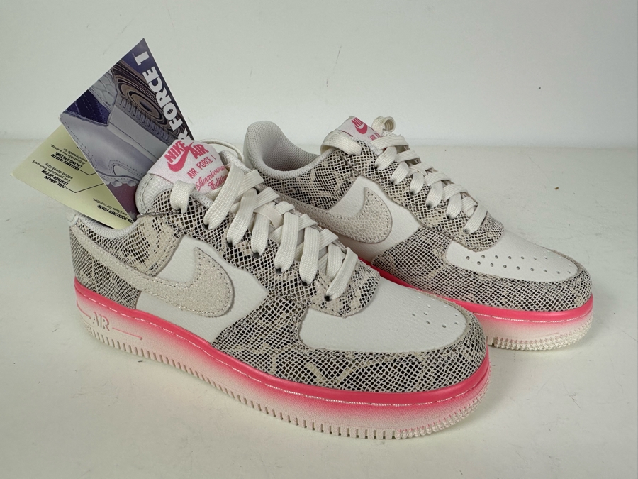 Women's New Old Stock Nike Air Force 1 Anniversary Edition Sneakers Size 6 [Photo 3]