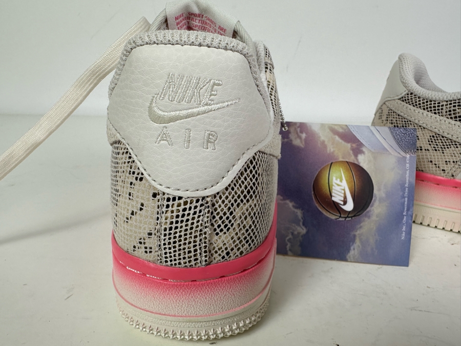 Women's New Old Stock Nike Air Force 1 Anniversary Edition Sneakers Size 6 [Photo 9]