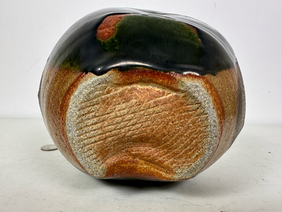 Art Pottery Vase 8'W X 7.5'H [Photo 6]