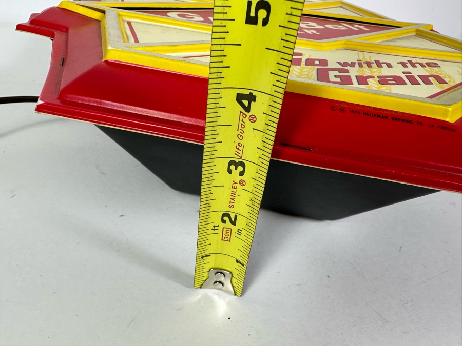 Vintage 1978 Grain Belt Beer Heileman Brewing Co Plastic Beer Sign Lighted 14'W X 4'D X 16'H [Photo 11]