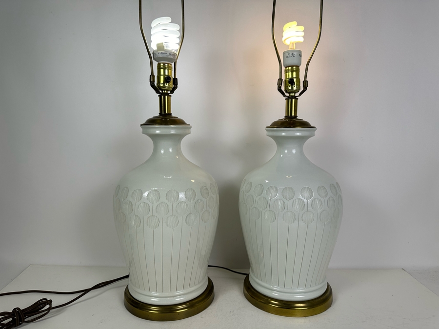 Vintage Mid-Century Modern Italian Bitossi For Nora Fenton White Minimalist Ceramic Art Pottery Lamps, A Pair No Shades 30'H [Photo 7]
