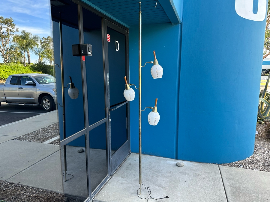 Vintage Mid-Century Modern Tension Rod Pole Lamp With Glass Globes 104'L [Photo 5]