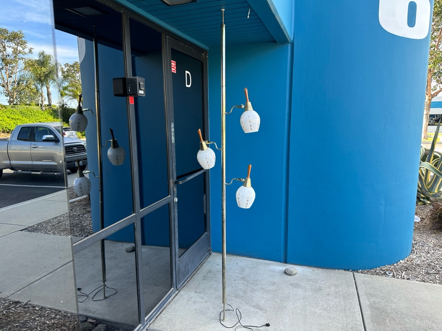 Vintage Mid-Century Modern Tension Rod Pole Lamp With Glass Globes 104'L [Photo 3]