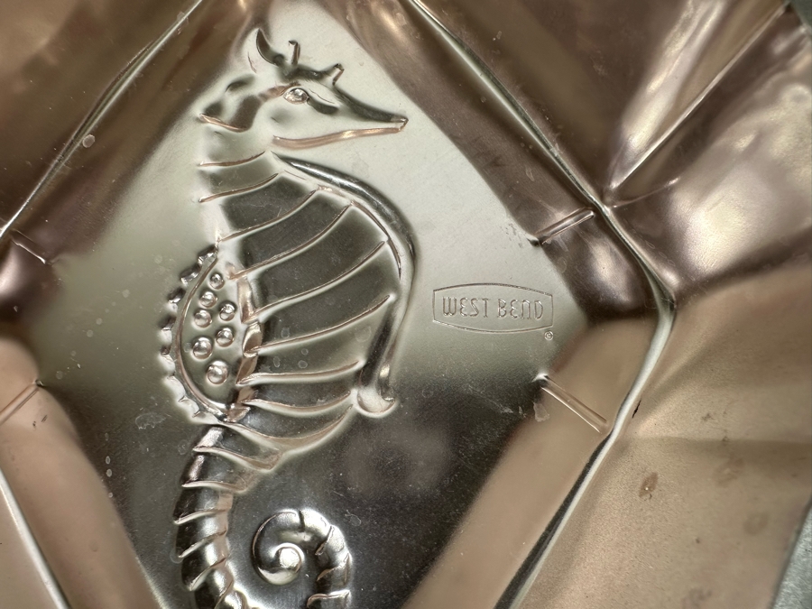 Five Vintage Nautical Themed Metal Jello Molds Wall Decor [Photo 9]