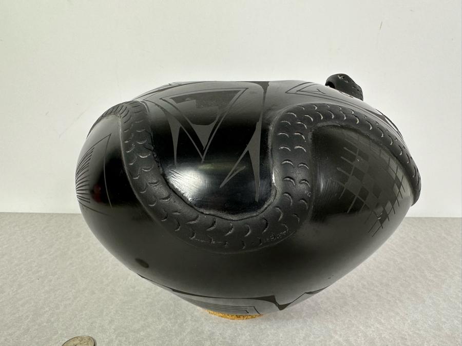 Vintage Mata Ortiz Jesus Quezada Blackware Pottery Olla With Raised Snake And Face Artist Signed 10'W X 7'H [Photo 7]