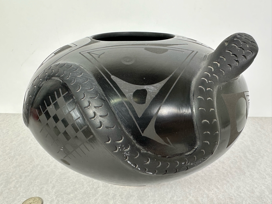 Vintage Mata Ortiz Jesus Quezada Blackware Pottery Olla With Raised Snake And Face Artist Signed 10'W X 7'H [Photo 11]