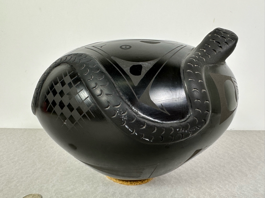 Vintage Mata Ortiz Jesus Quezada Blackware Pottery Olla With Raised Snake And Face Artist Signed 10'W X 7'H [Photo 10]