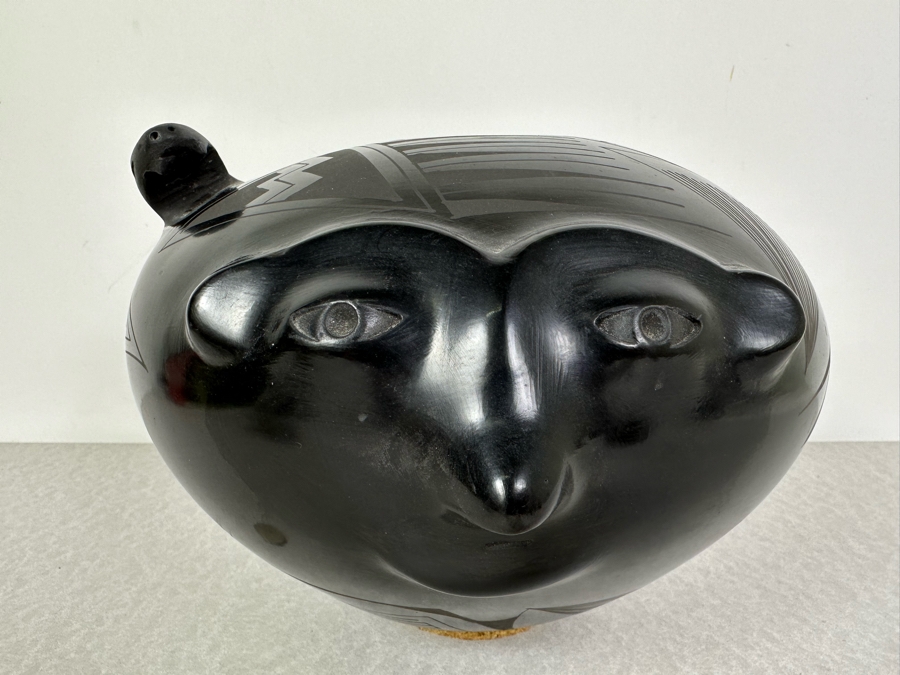 Vintage Mata Ortiz Jesus Quezada Blackware Pottery Olla With Raised Snake And Face Artist Signed 10'W X 7'H [Photo 3]